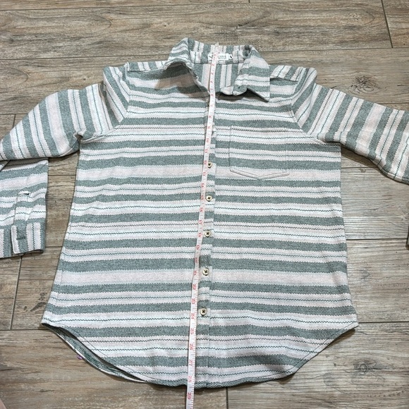 Carve Designs Striped Button-Up Shirt Size Medium - Picture 9 of 9